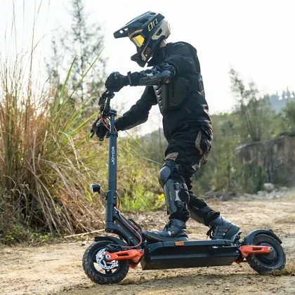 Pros and Cons Based on User Reviews and Test Rides